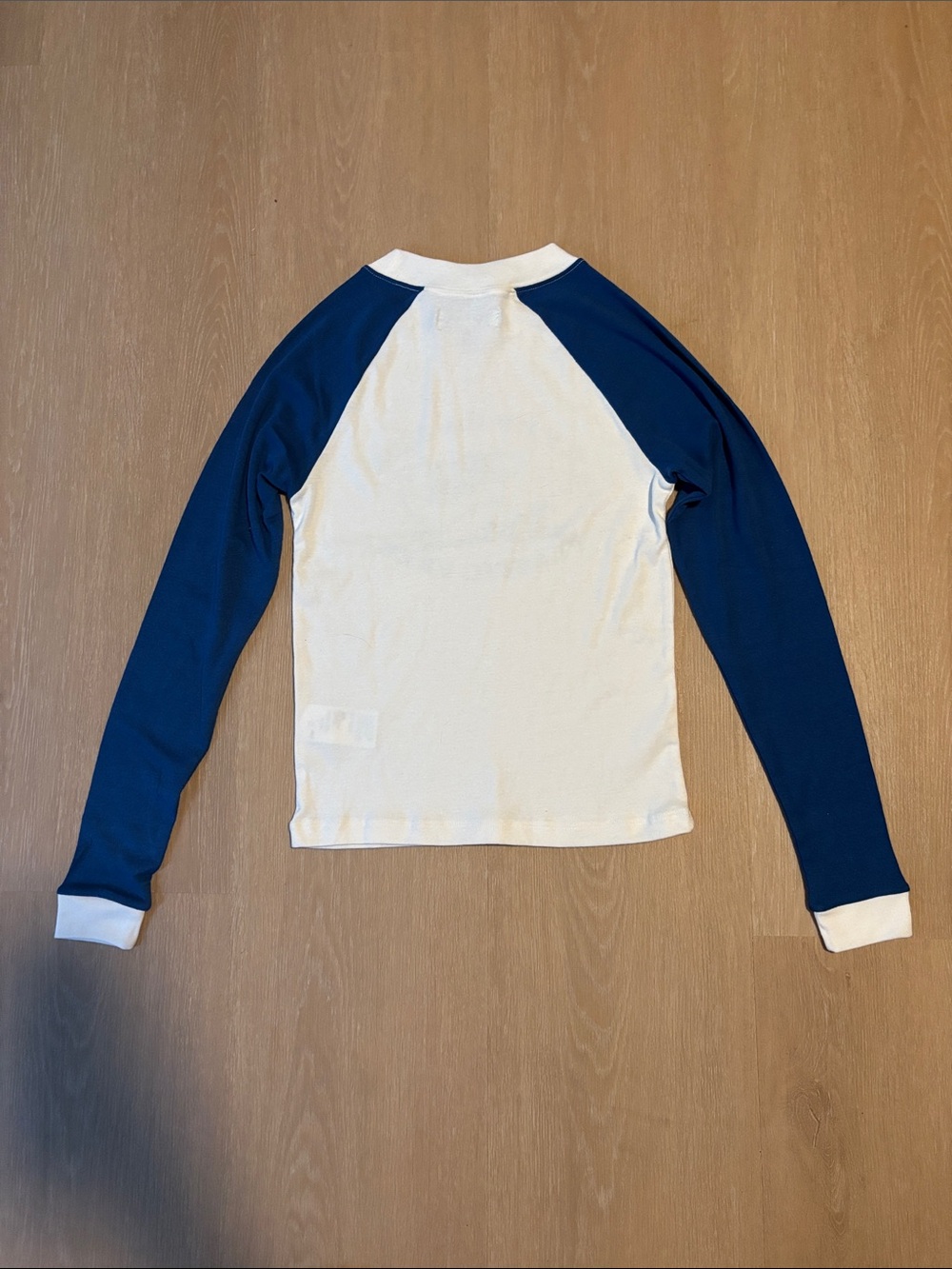 NWT Urban Outfitters Whale 'Keep The Sea Plastic Free' Long Sleeve size Large - Picture 6 of 6